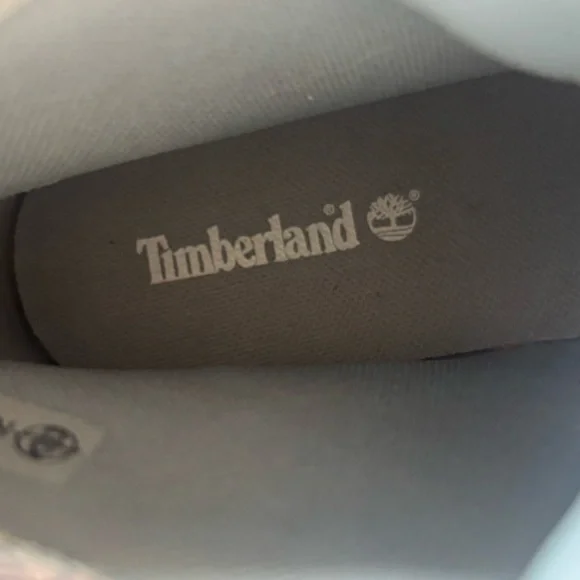 Timberland high top tennis shoes women’s eight - Picture 3 of 8